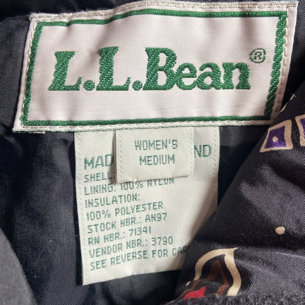 L.L.Bean women’s medium hooded jacket with 3 zip pockets, elasticized at wrist - Picture 3 of 8